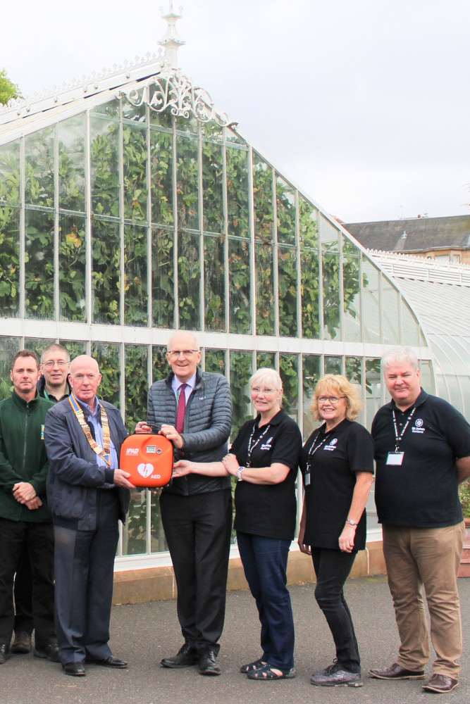 Glasgow Botanics gets lifesaving defibrillator St John Scotland